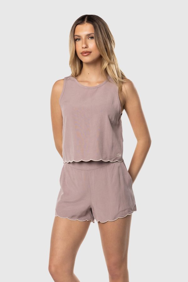 Scallop Edge Tank