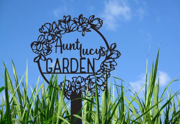 Personalized Garden Wreath - With Stake