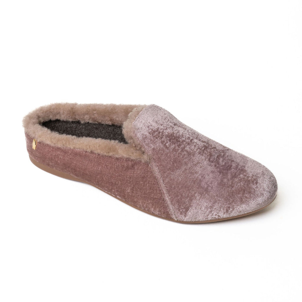 Maya_Champagne_Diagonal.jpg Maya_Champagne_Diagonal.jpg